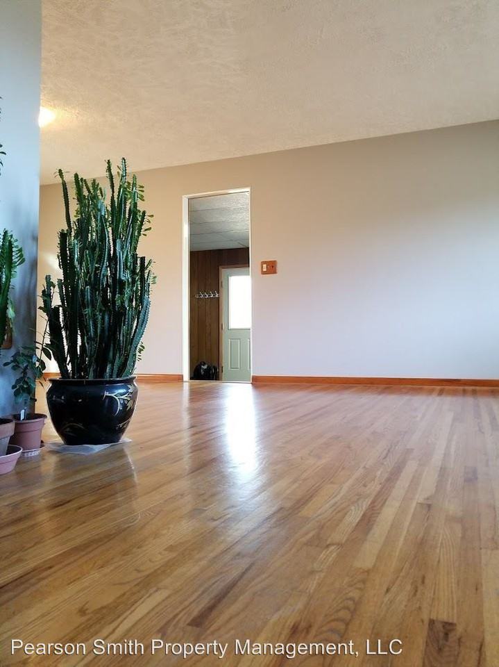 19580 Smith Cir - Photo 2 of 3