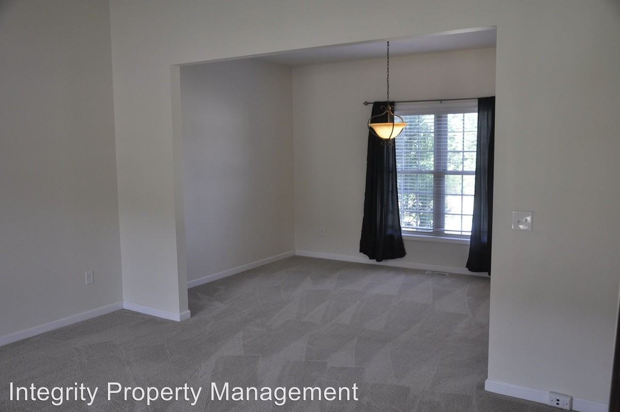 6 Robert de Brus Cir - Photo 3 of 28