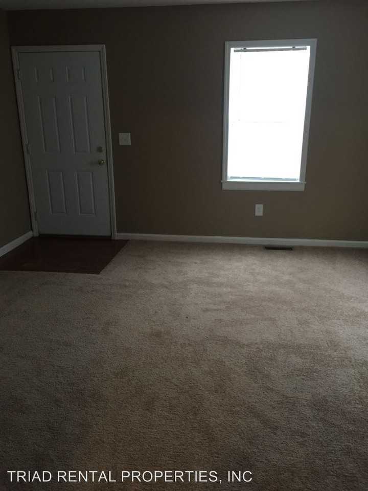 1368 Salisbury St - Photo 3 of 8