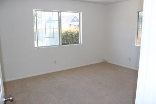 8254 Morton Ave - Photo 2 of 23