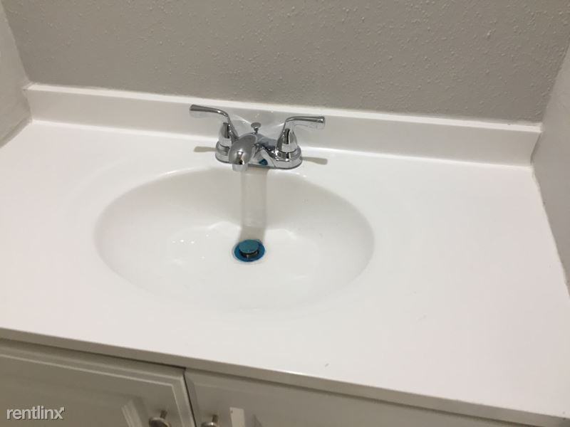 10303 Colony Ct - Photo 3 of 11