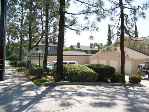 BROADWAY ESTATES - Photo 2 of 32