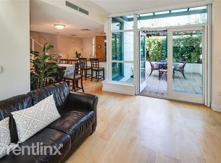 1129 Pacific Hwy #103 - Photo 2 of 7
