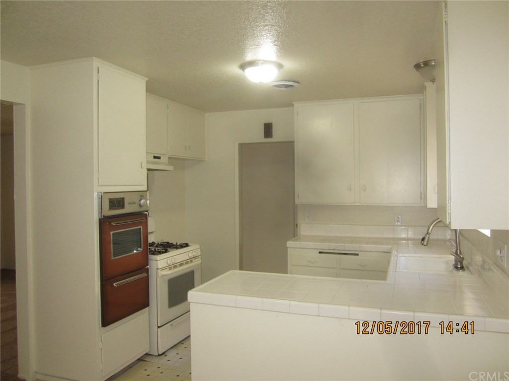 928 Juanita Ave - Photo 2 of 13