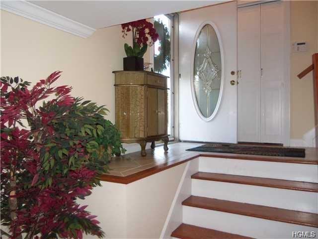 19 Glen Dr - Photo 2 of 19