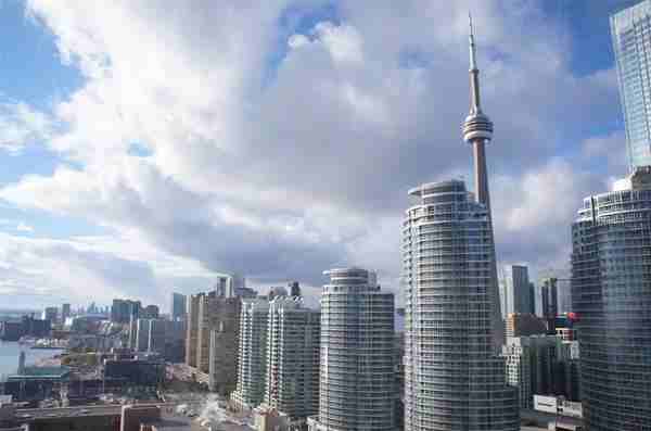 99 Harbour Square #2611