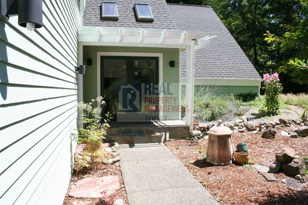 8100 Hansen Rd NE - Photo 2 of 33