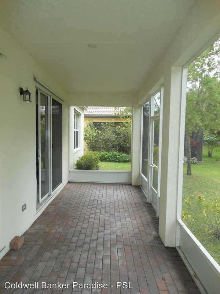 11979 SW Crestwood Cir - Photo 3 of 34