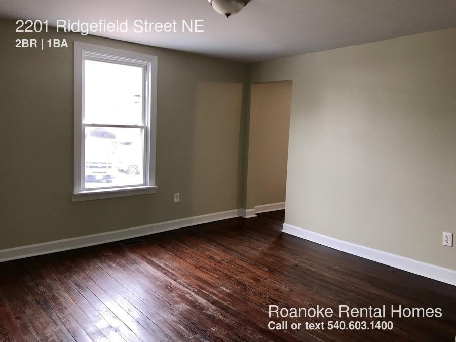 2201 Ridgefield St NE - Photo 3 of 8