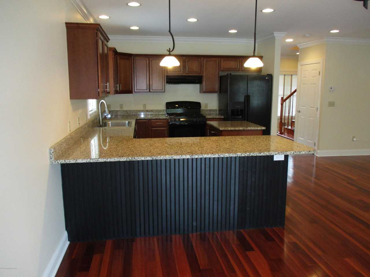 168 Davenport St - Photo 3 of 14