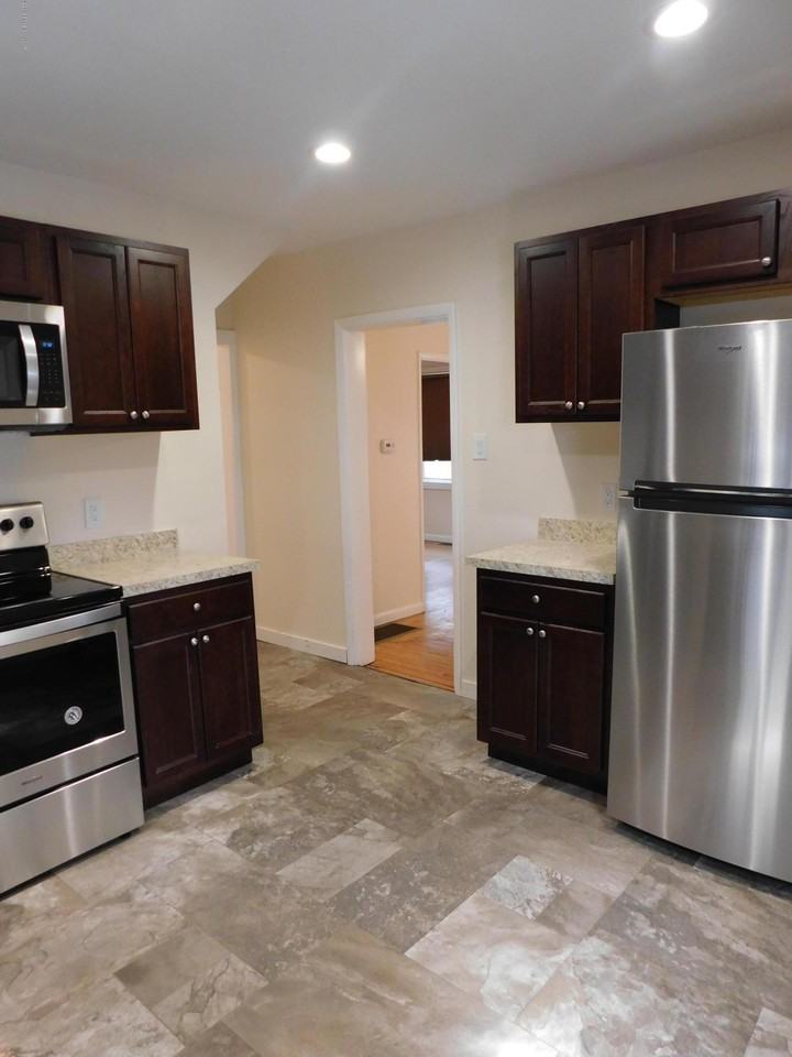 261 Wright Ave - Photo 3 of 11