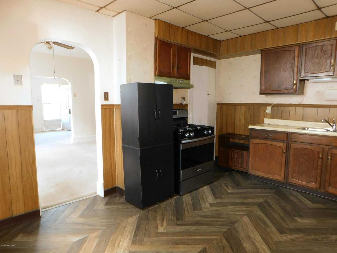 135 Church St - Photo 3 of 10