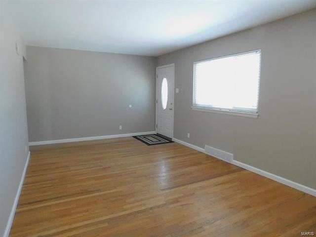 324 Malone Drive - Photo 2 of 26