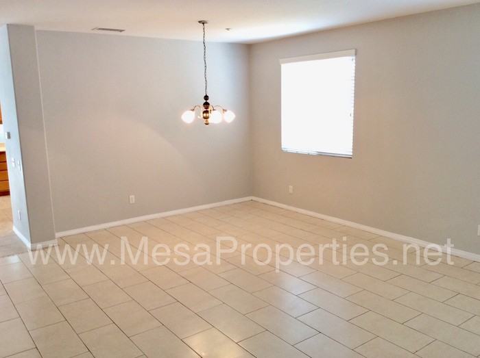 15255 Hawk St - Photo 2 of 17