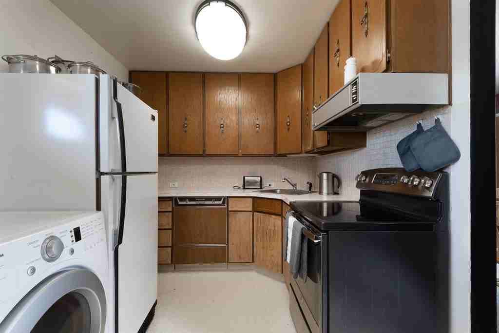 5018 W Northwest Blvd - Photo 3 of 4