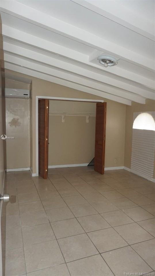 940 Northwest 180th Terrace - Photo 3 of 6