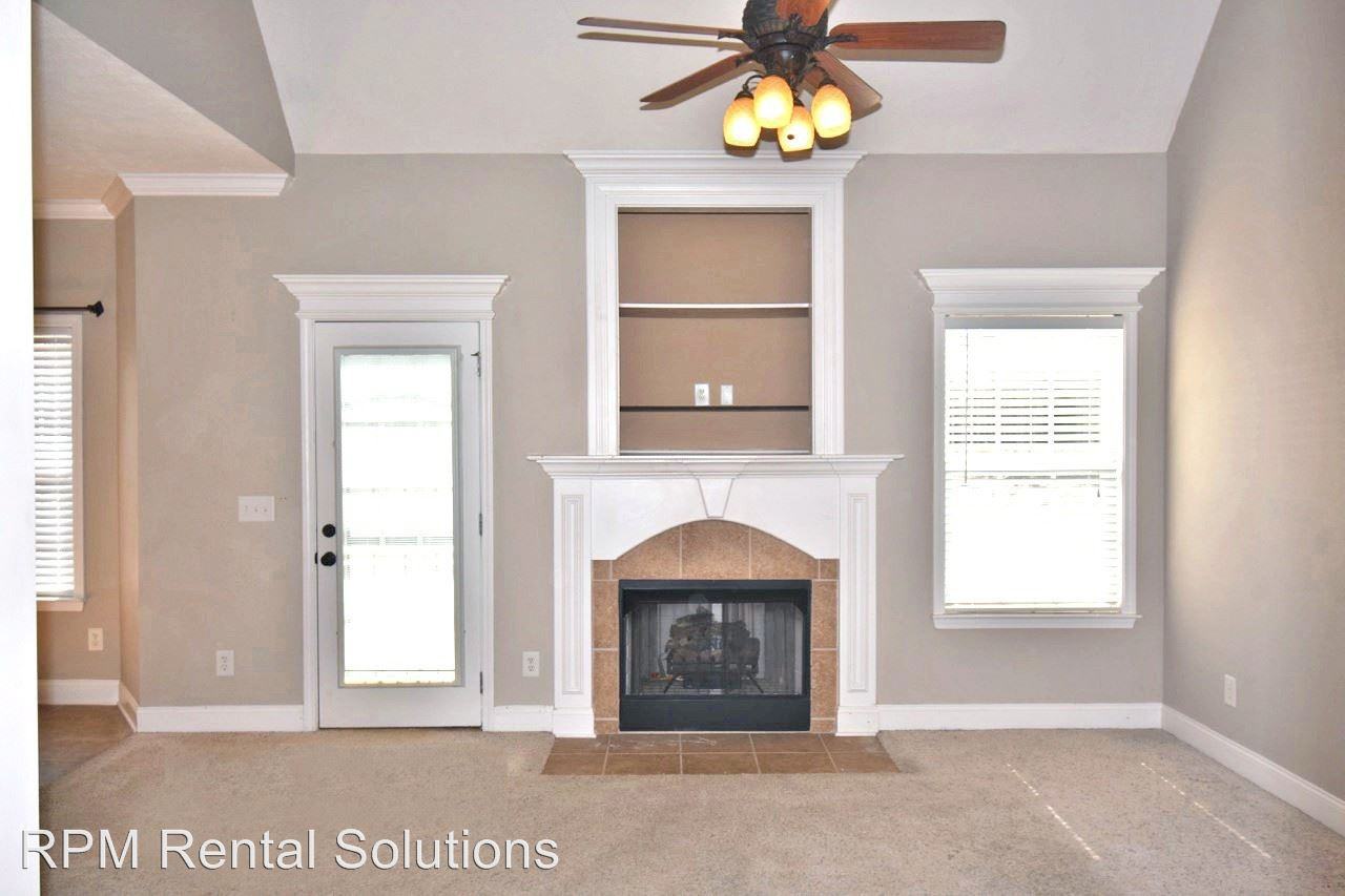 1003 Thompson Farms St - Photo 2 of 16