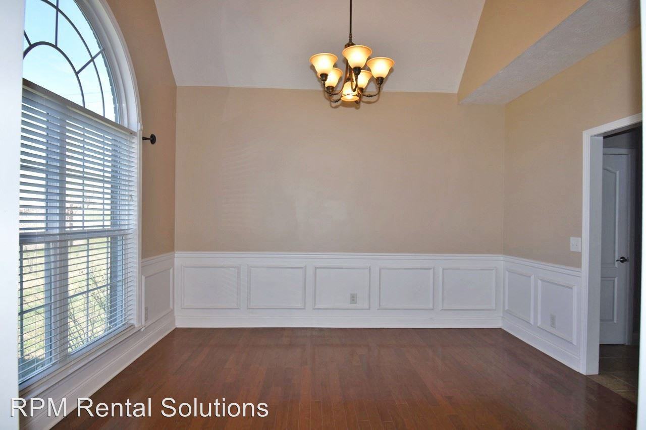 1003 Thompson Farms St - Photo 3 of 16