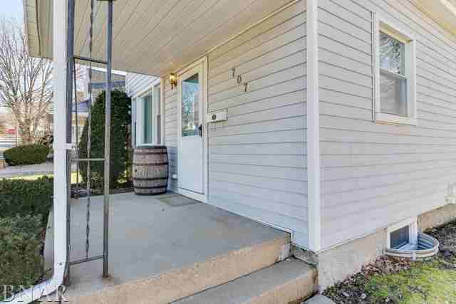 707 E Miller St - Photo 3 of 35