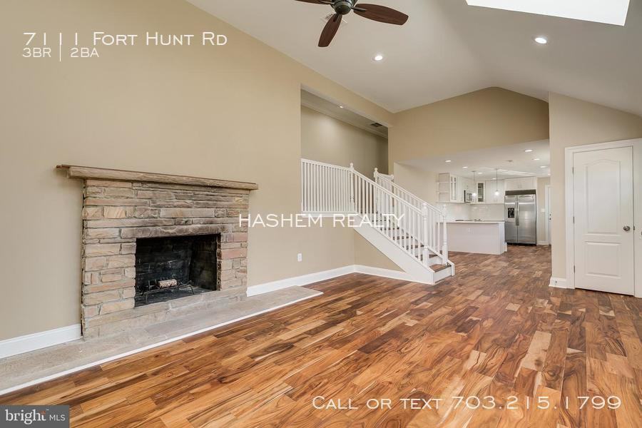 7111 Fort Hunt Rd - Photo 3 of 24