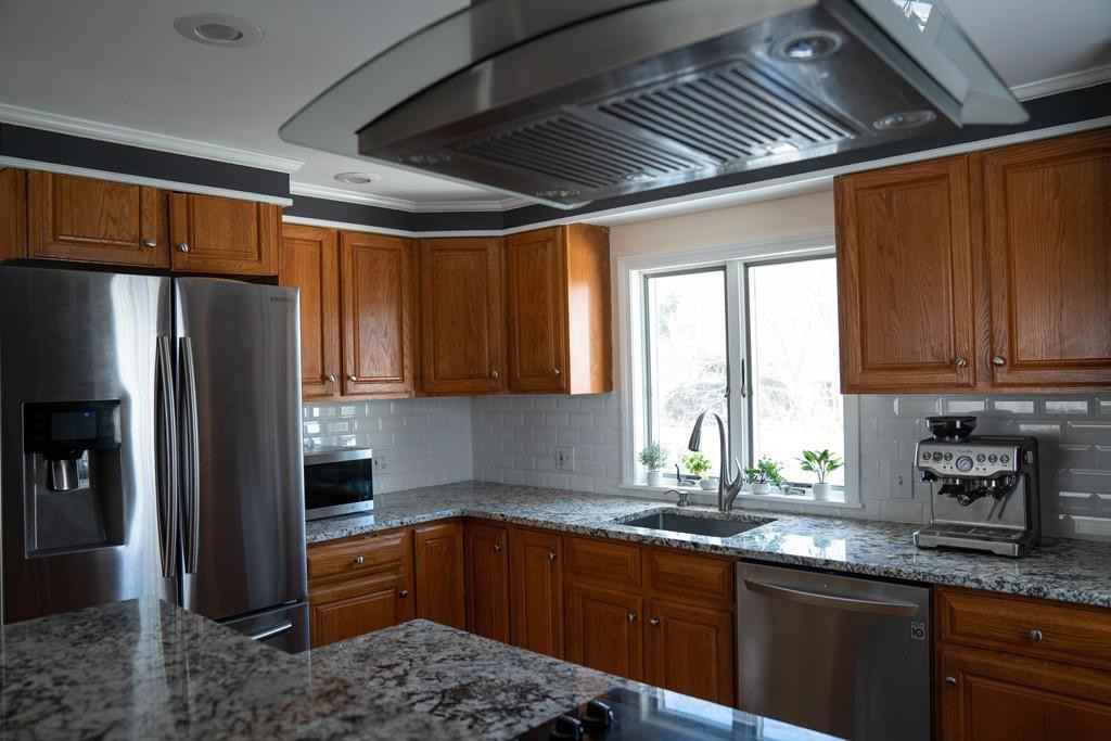 9 Charlotte Rd - Photo 3 of 20