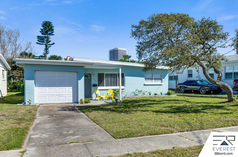 351 Euclid Ave - Photo 3 of 33