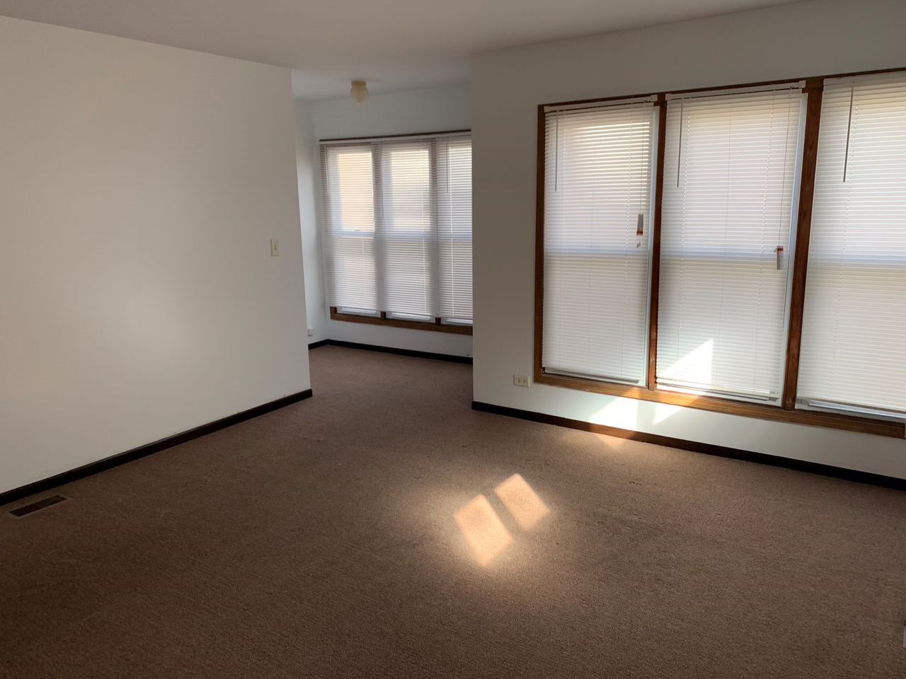 3400 South Prairie Avenue #2 - Photo 3 of 14