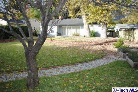 3794 Mayfair Dr - Photo 3 of 21