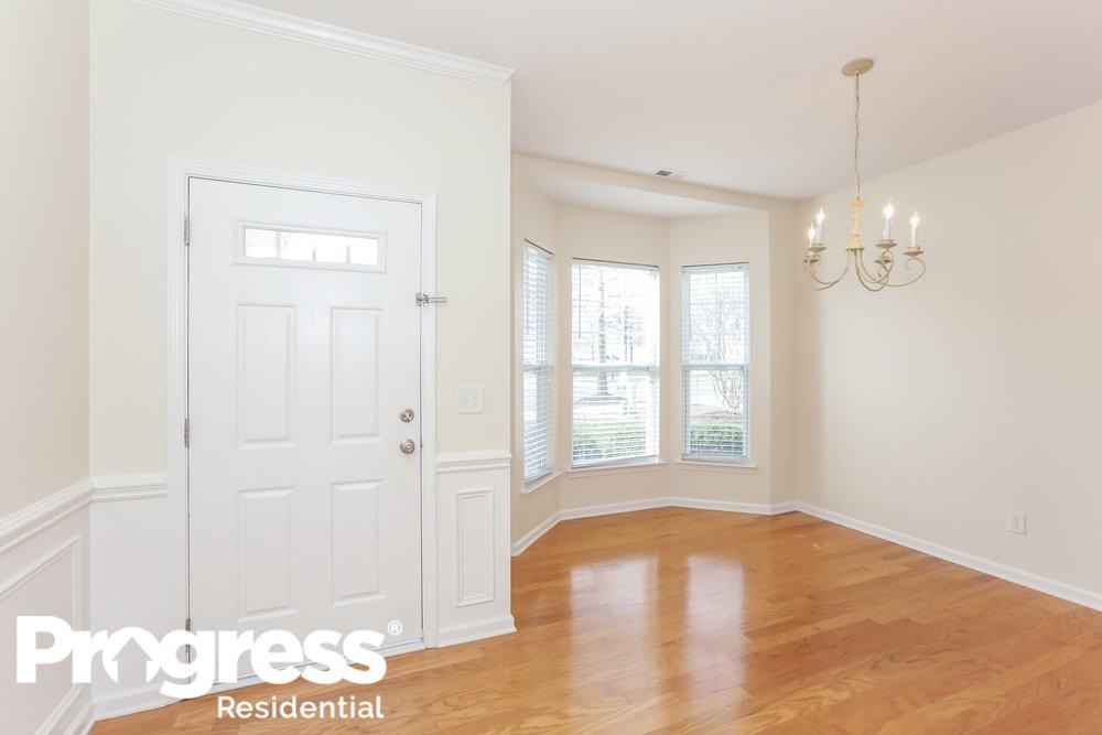 1617 Hammond Dr - Photo 2 of 15