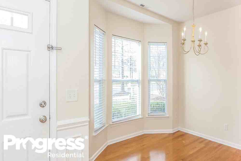 1617 Hammond Dr - Photo 3 of 15