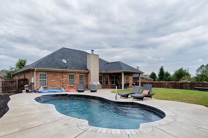 8524 Rolling Oaks Dr SE - Photo 2 of 20