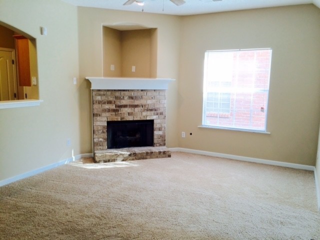 10236 Sterling Ridge Dr - Photo 2 of 6