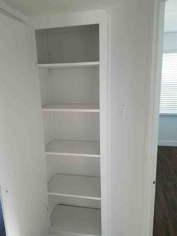 2323 Smythe Ave - Photo 3 of 11