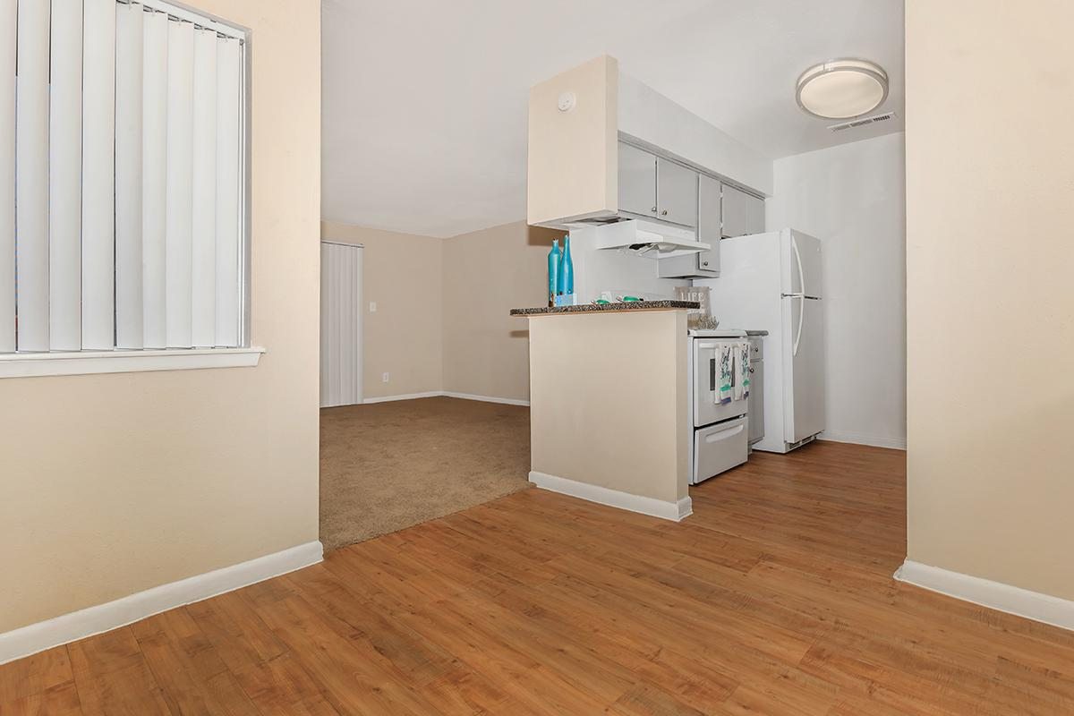 Bay Park Apartments - Photo 4 of 19