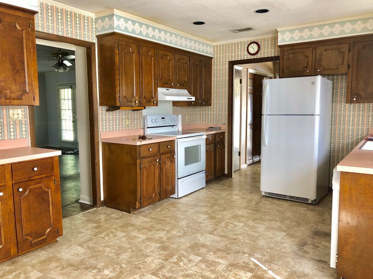 2311 Sunset Dr - Photo 3 of 15