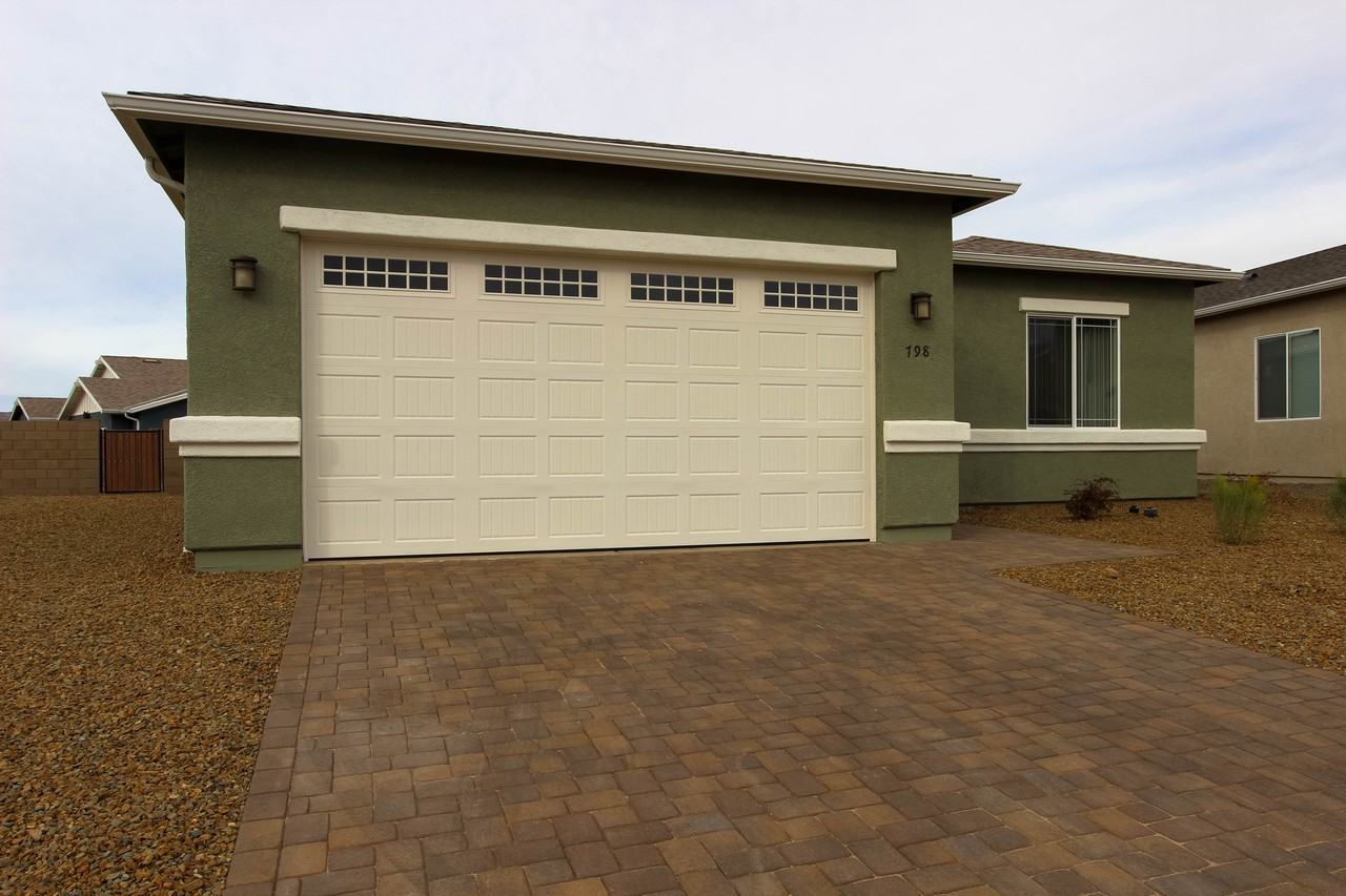 798 N Diaz St - Photo 2 of 17