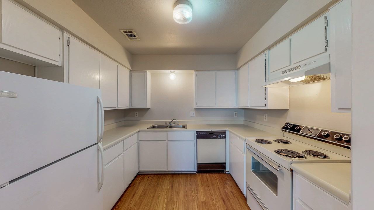 2803 Longmire Dr - Photo 2 of 22