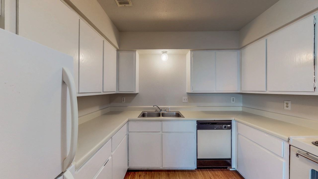 2803 Longmire Dr - Photo 3 of 22