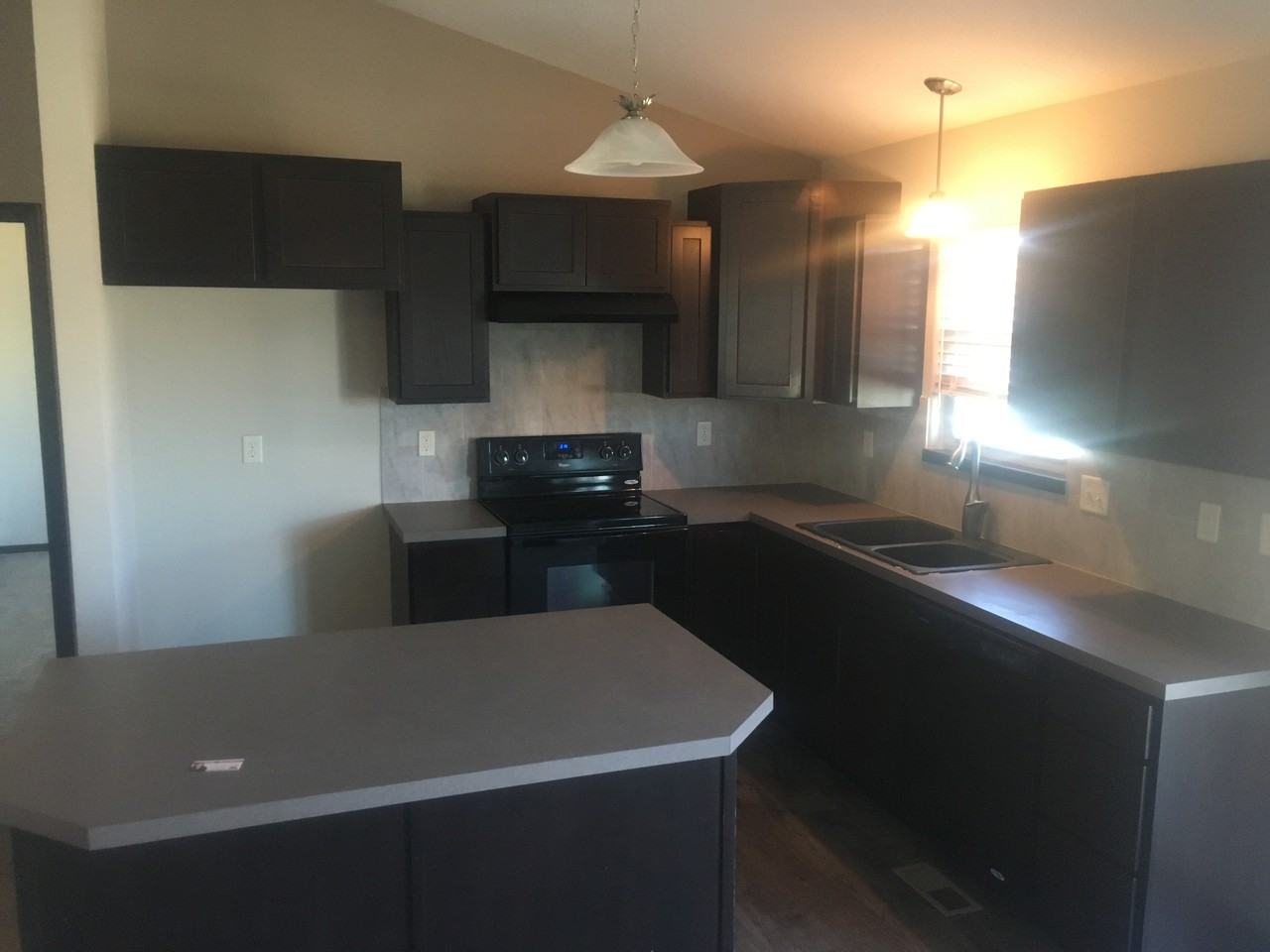 5510 Meadowview St - Photo 2 of 13