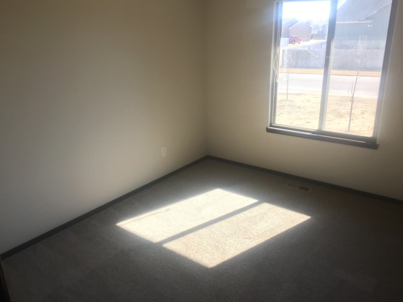 5510 Meadowview St - Photo 3 of 13