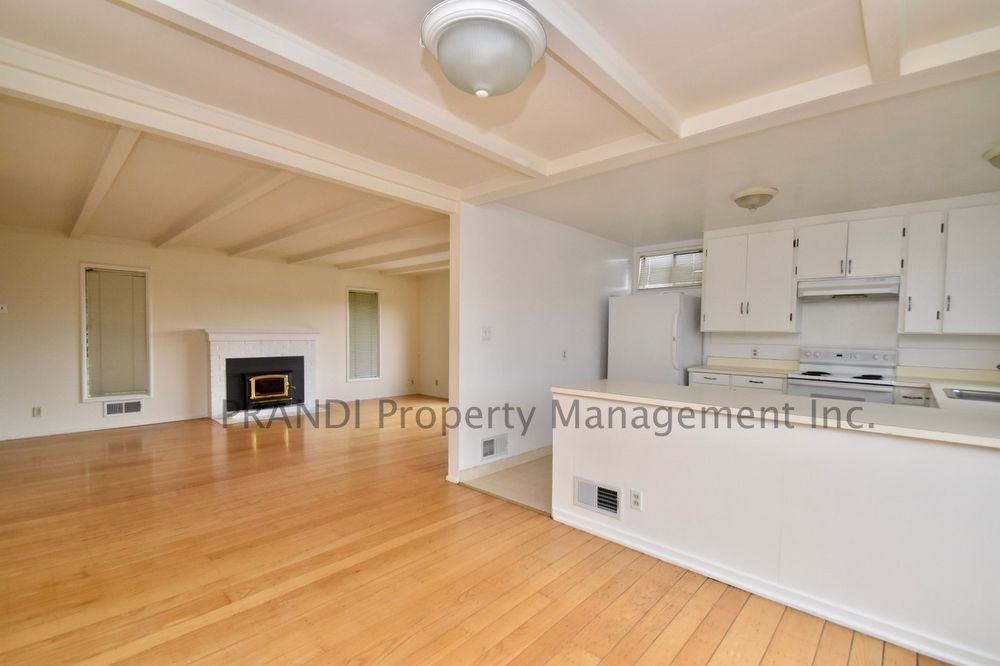 4 3rd St - Photo 3 of 18