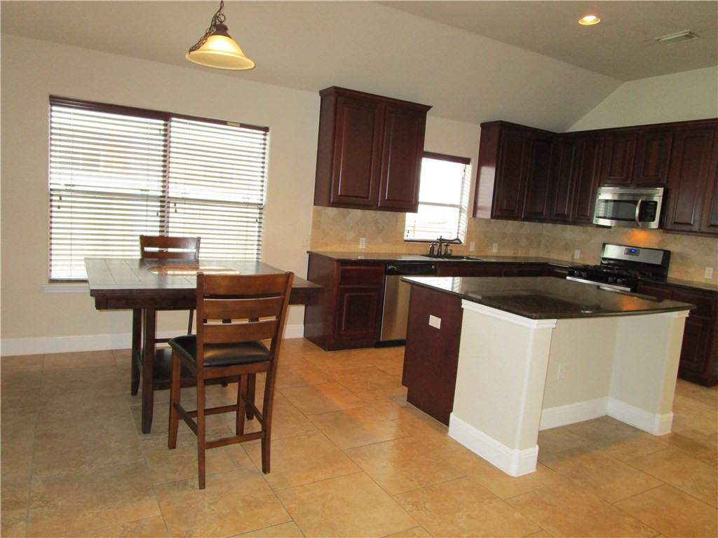 202 Arrowhead Trail - Photo 3 of 36