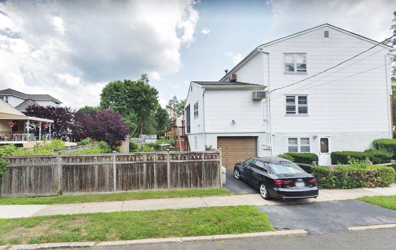 311 Westchester Ave - Photo 2 of 3