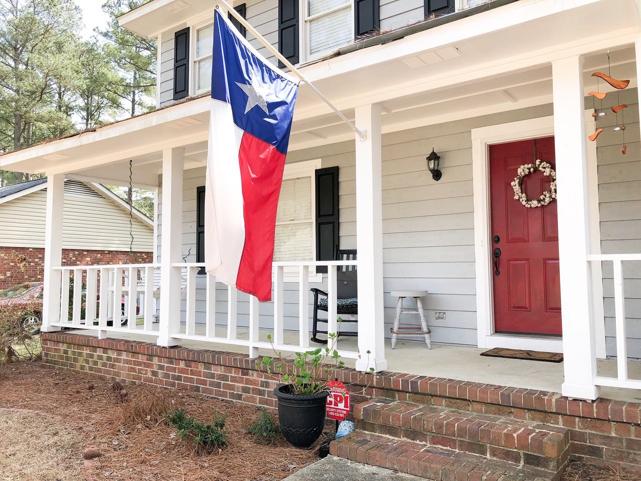 5827 Hibernia Drive - Photo 3 of 9