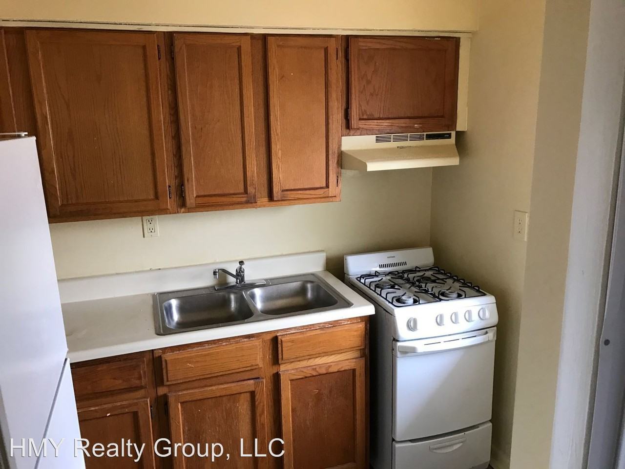 2825 Belvedere Ln - Photo 2 of 3