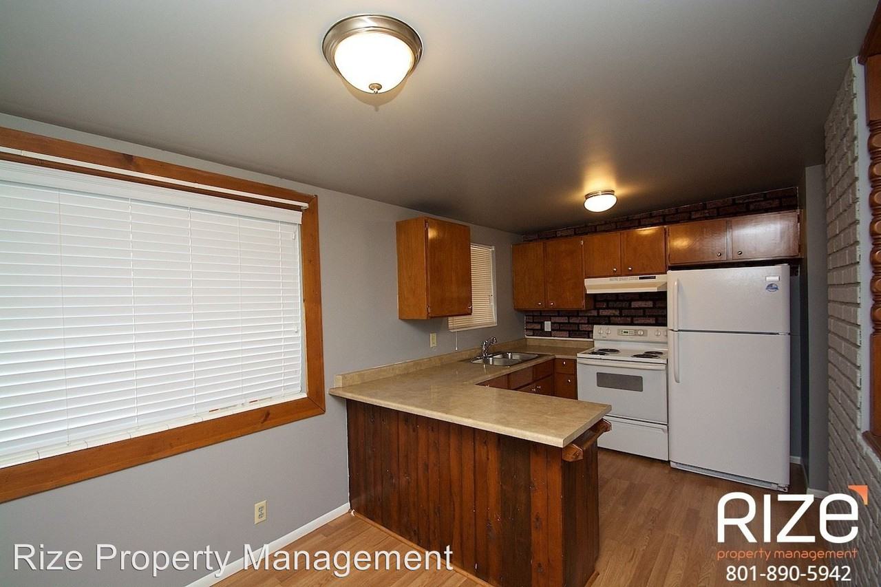 359 Star Crest Dr W - Photo 3 of 17