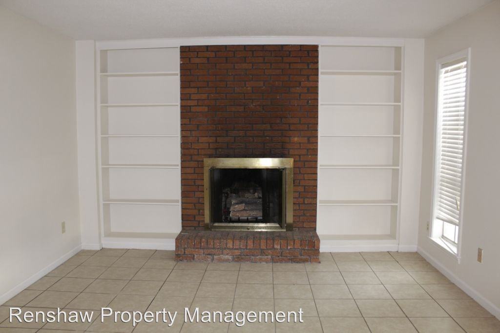 1317 Royal Oaks Cove - Photo 2 of 14