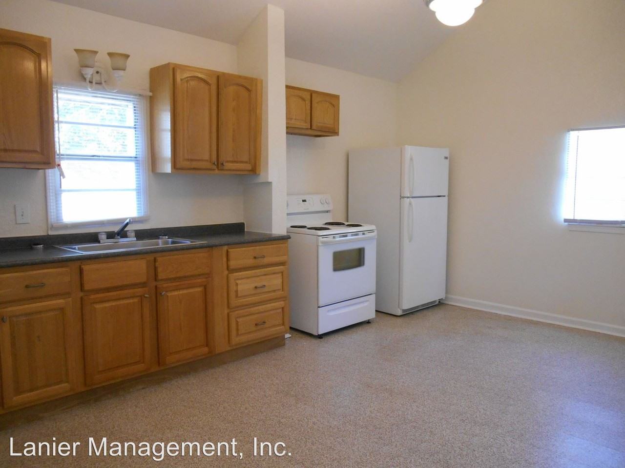 2136 Greenwood St - Photo 3 of 6