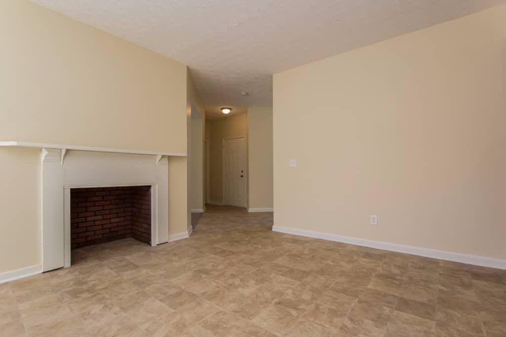 1141 E Shoreview Rd - Photo 2 of 15