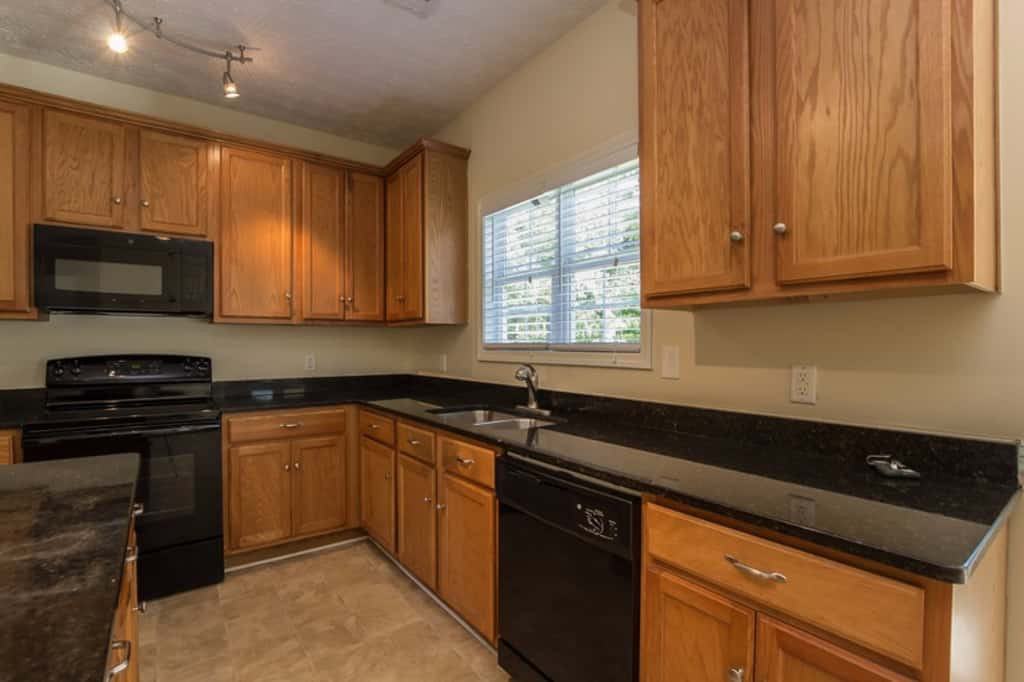 1141 E Shoreview Rd - Photo 3 of 15